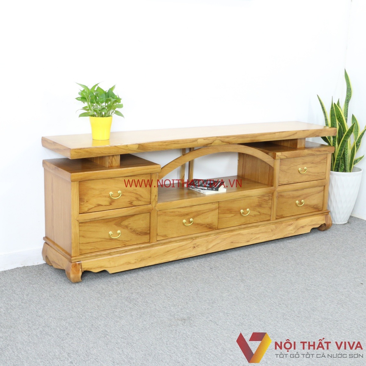 Có nên chọn kệ tivi gỗ gõ đỏ? Ưu điểm, giá bán và mẫu mới hiện nay