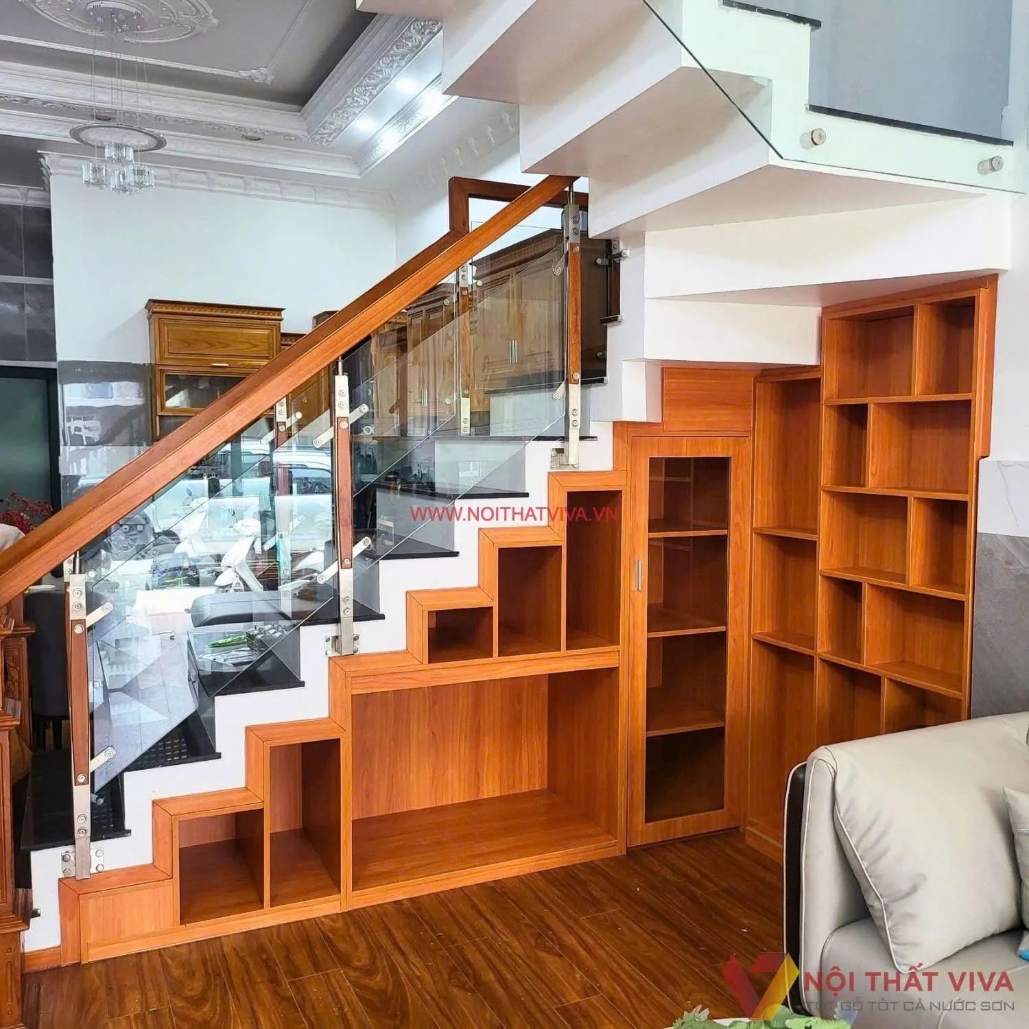 Có nên làm tủ giày dưới gầm cầu thang không? Gợi ý mẫu đẹp nhất hiện nay