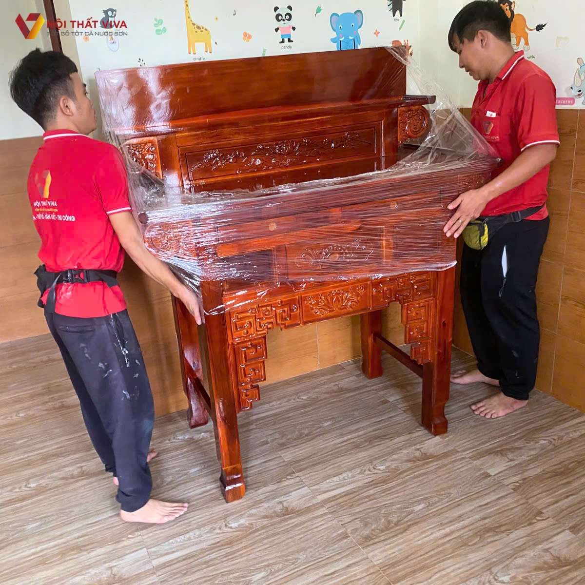 Địa chỉ mua mẫu b&agrave;n thờ TP.HCM uy t&iacute;n, đa dạng kiểu d&aacute;ng, gi&aacute; tận xưởng