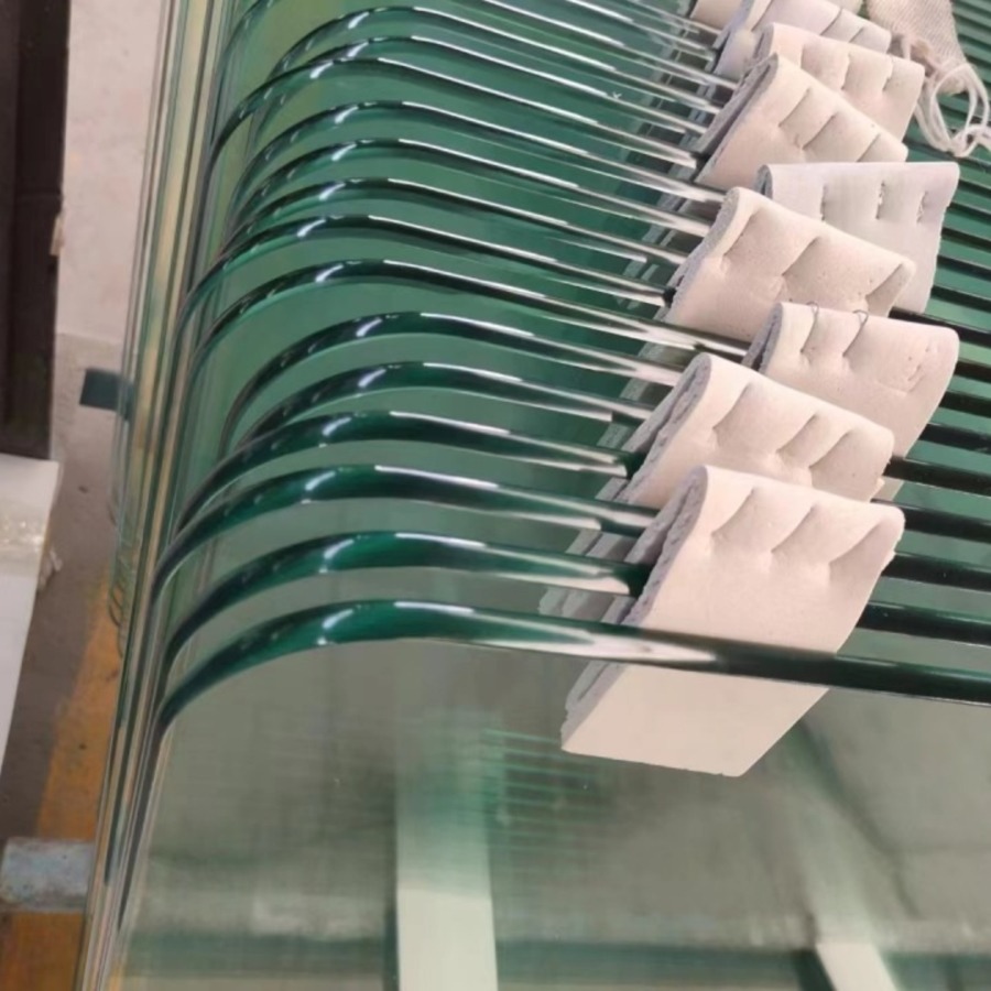 Giá kính cường lực bao nhiêu/m²? Báo giá chi tiết & cập nhật 2025