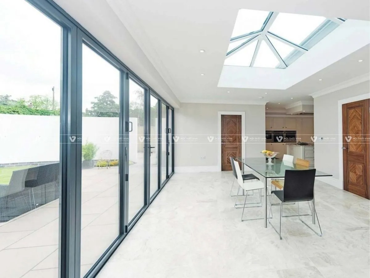 Giá kính cường lực bao nhiêu/m²? Báo giá chi tiết & cập nhật 2025