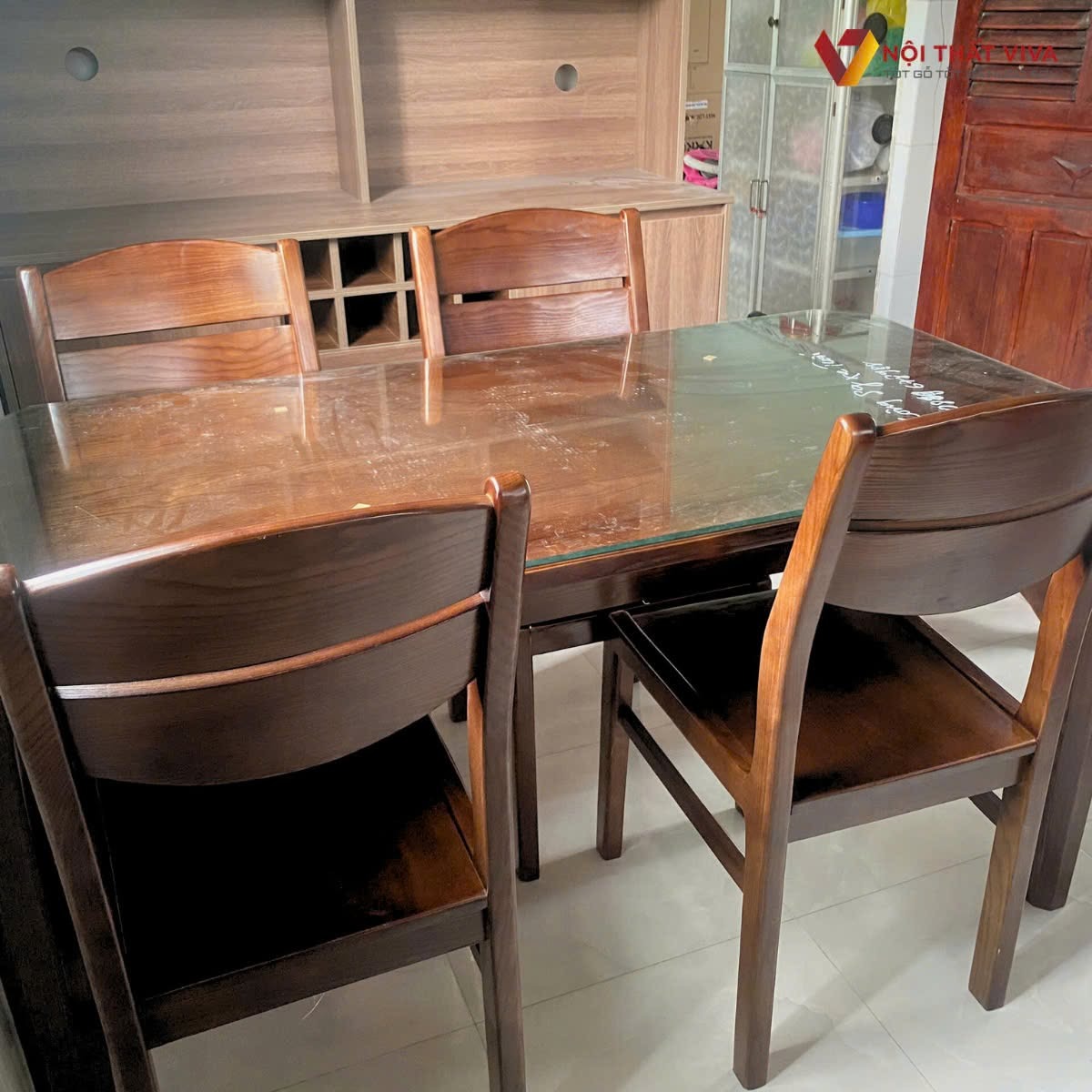 C&aacute;c mẫu b&agrave;n ăn 4 ghế đẹp, c&aacute;ch chọn v&agrave; gi&aacute; b&aacute;n tại TP.HCM