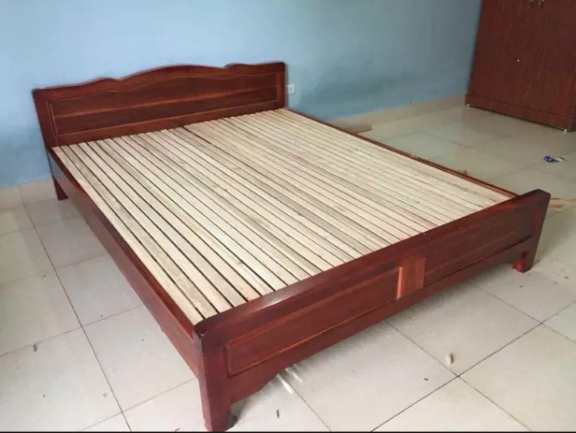 giường gỗ tràm bông vàng