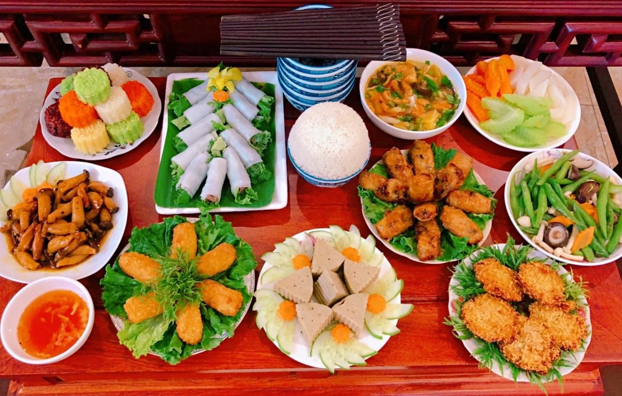 Hướng dẫn chuẩn bị m&acirc;m c&uacute;ng m&ugrave;ng 1 Tết đầy đủ, đ&uacute;ng lễ