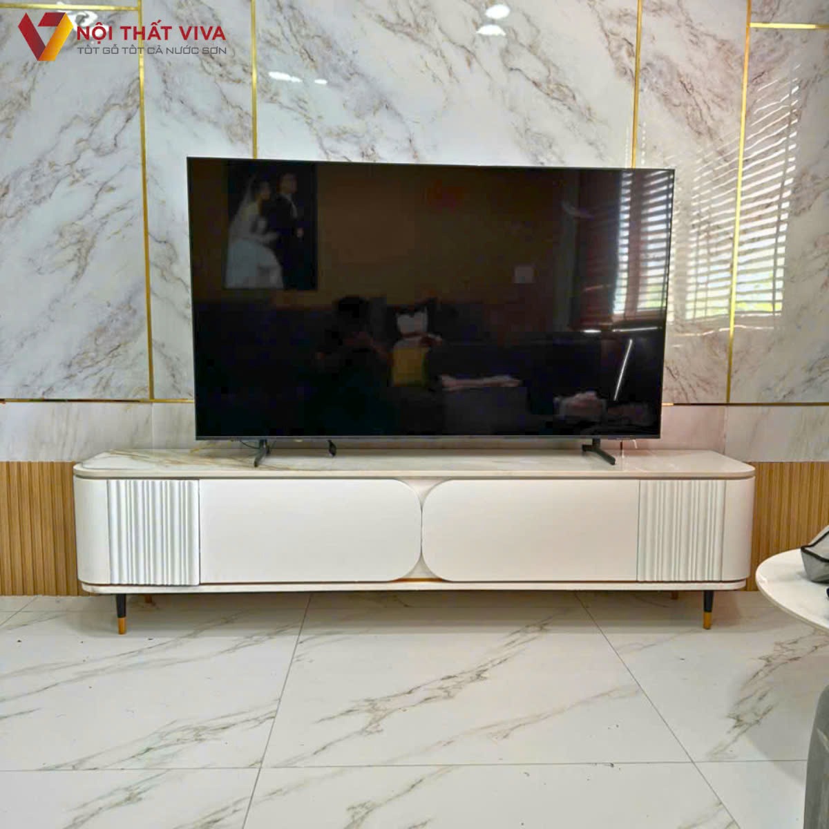 Kệ tivi 2m loại n&agrave;o đẹp v&agrave; đ&aacute;ng mua nhất hiện nay?