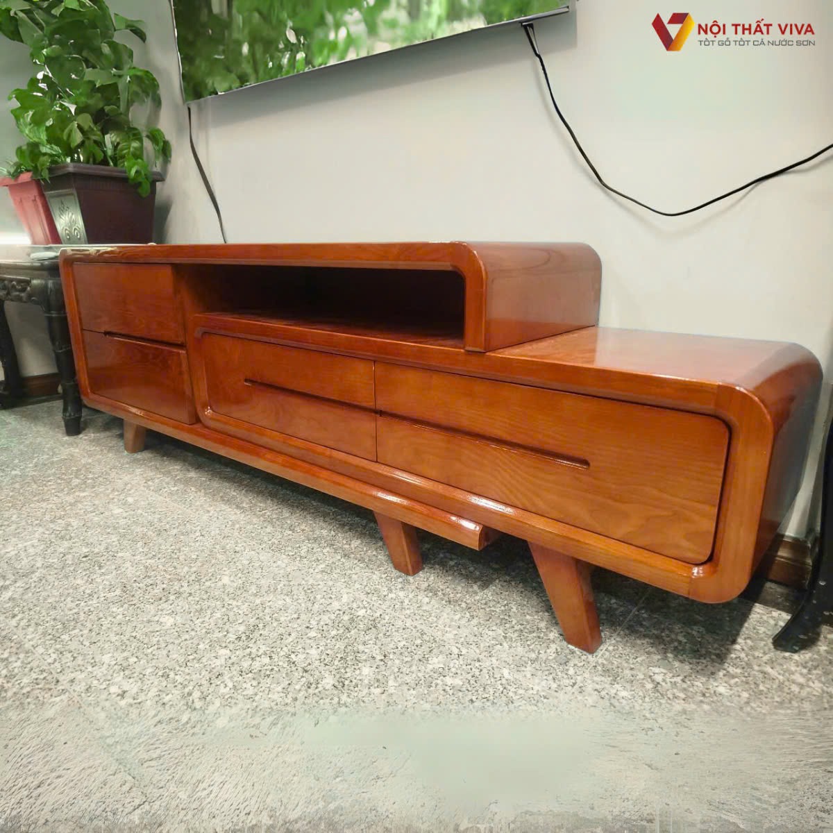 Kệ tivi gỗ tự nhi&ecirc;n hiện đại c&oacute; những ưu điểm g&igrave; nổi bật?