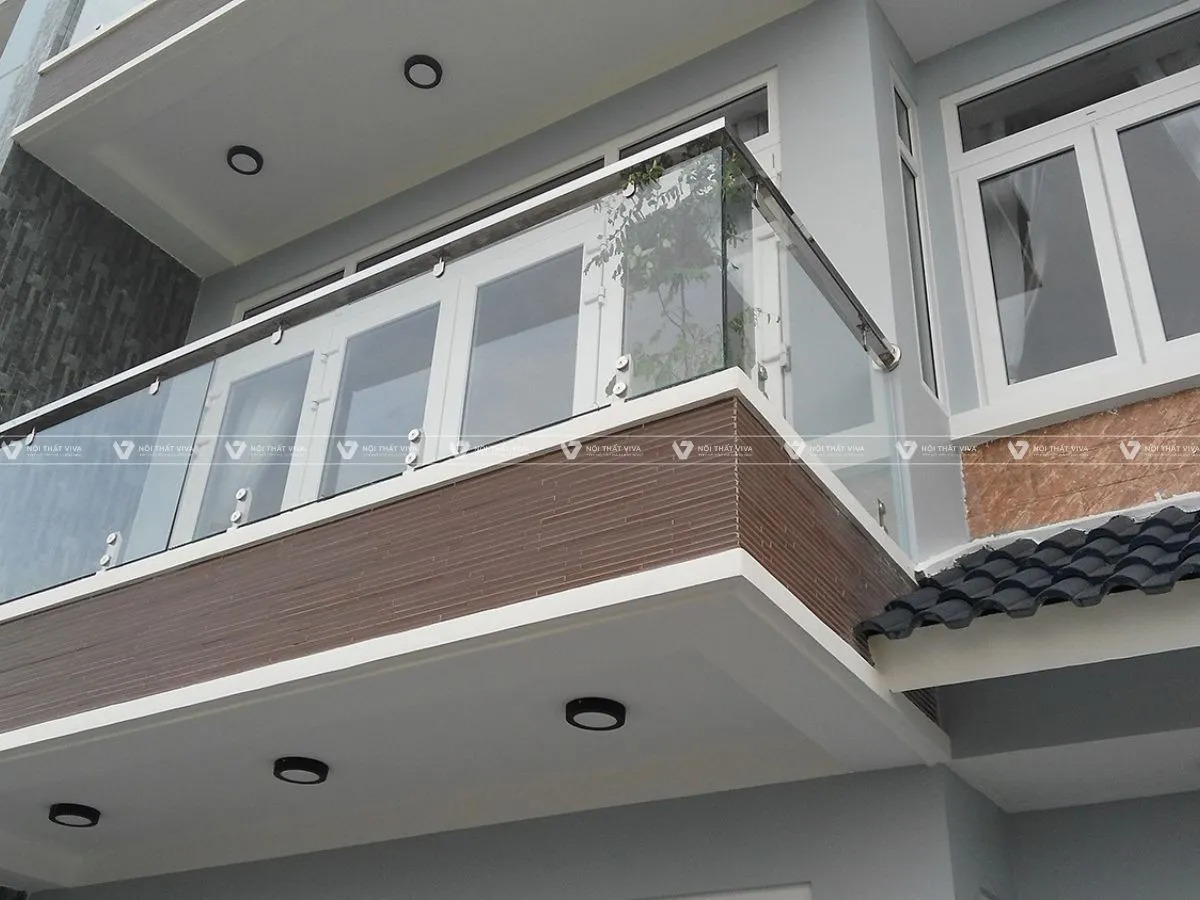 Kích thước ban công kính bao nhiêu là đẹp? Bí quyết chọn đúng chuẩn an toàn