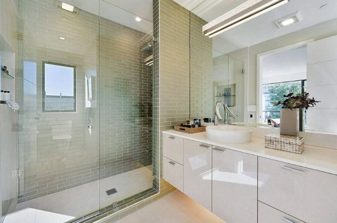 Kinh nghiệm chọn vách lùa ngăn phòng đẹp, bền và hợp phong thủy