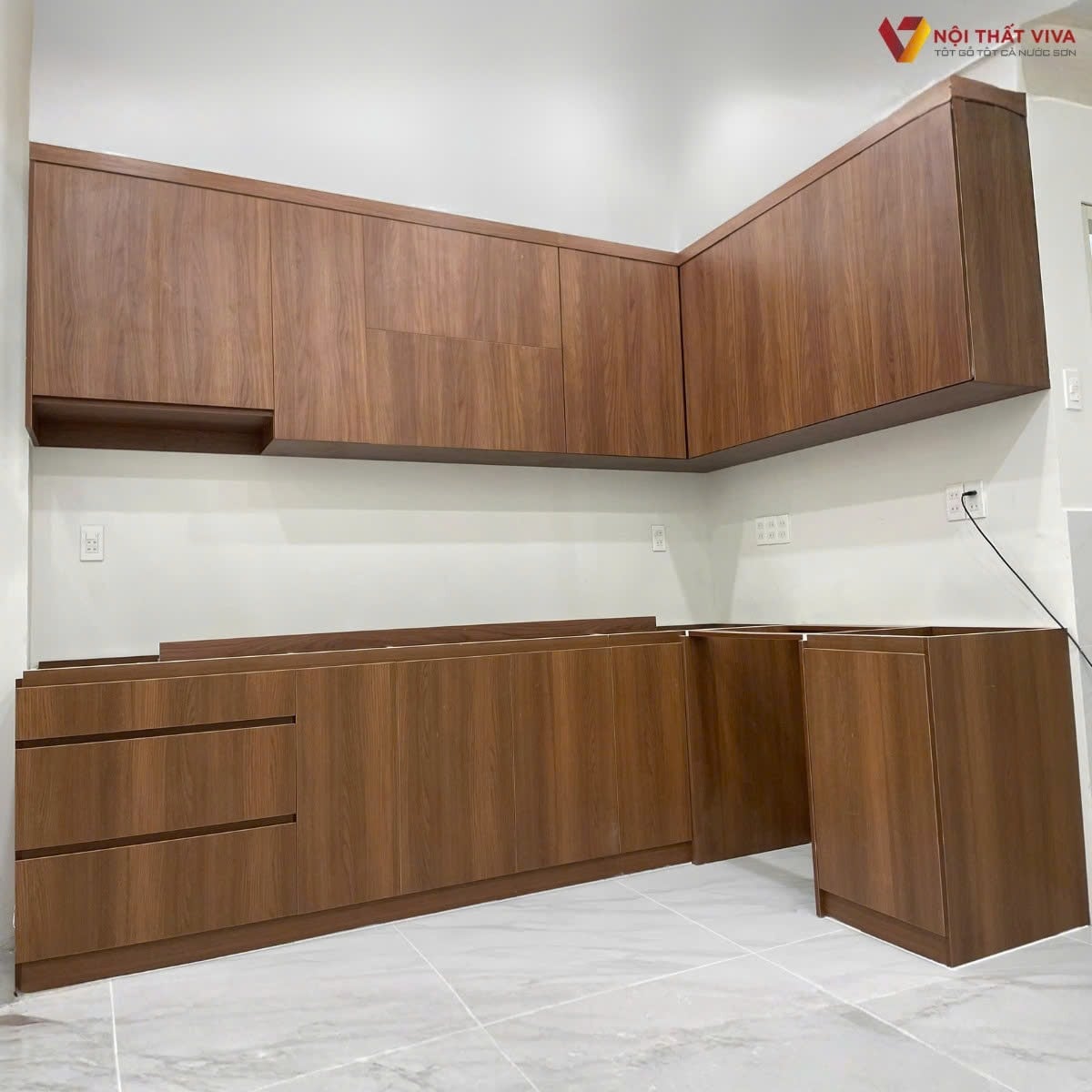 Kinh nghiệm thi c&ocirc;ng tủ bếp chữ l đơn giản bền, đẹp theo thời gian    