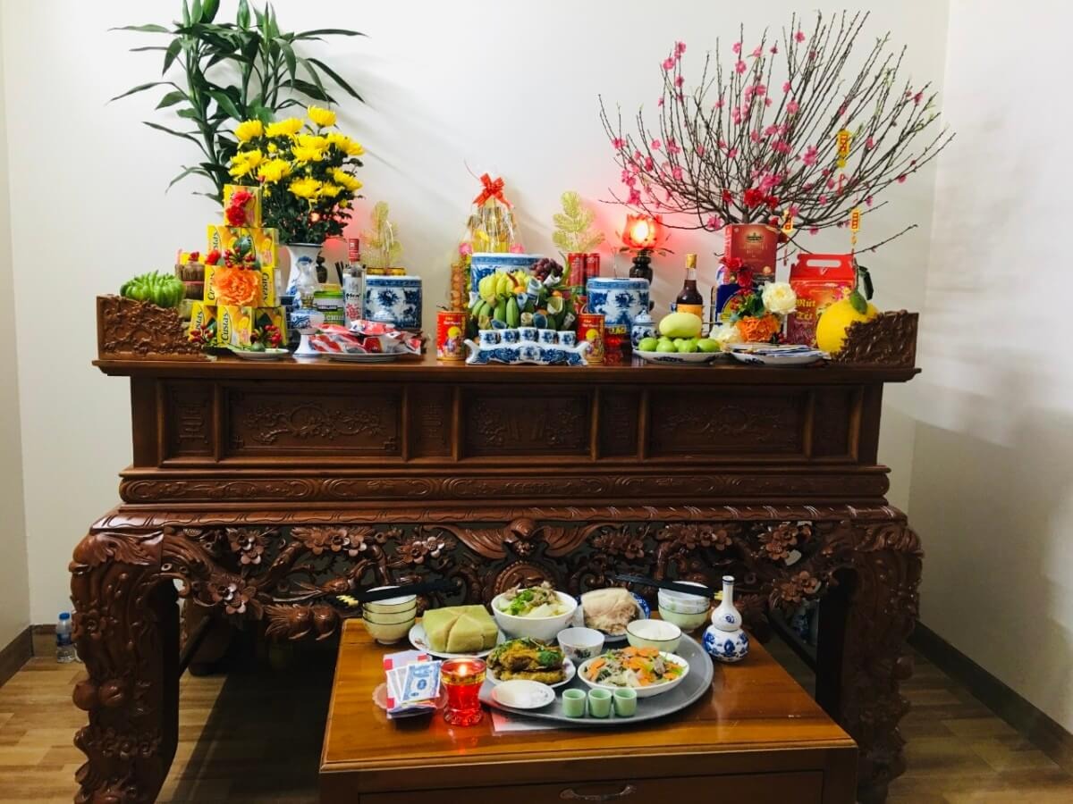 M&acirc;m c&uacute;ng giao thừa trong nh&agrave; kh&aacute;c g&igrave; ngo&agrave;i trời? C&aacute;ch c&uacute;ng đ&uacute;ng truyền thống