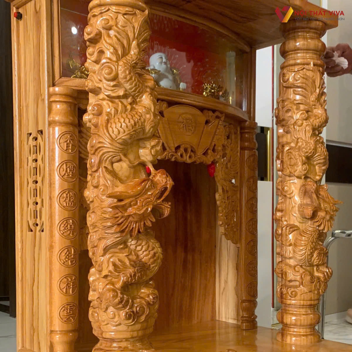 Mua bàn thờ Ông Địa gỗ gõ đỏ: 5 kinh nghiệm quan trọng không thể bỏ qua
