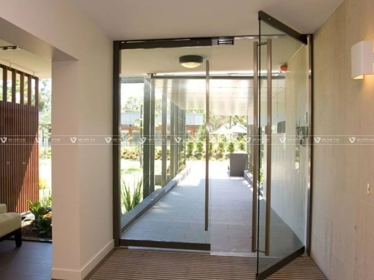 Nên chọn loại cửa chính nhôm kính nào? Hướng dẫn chi tiết từ chuyên gia