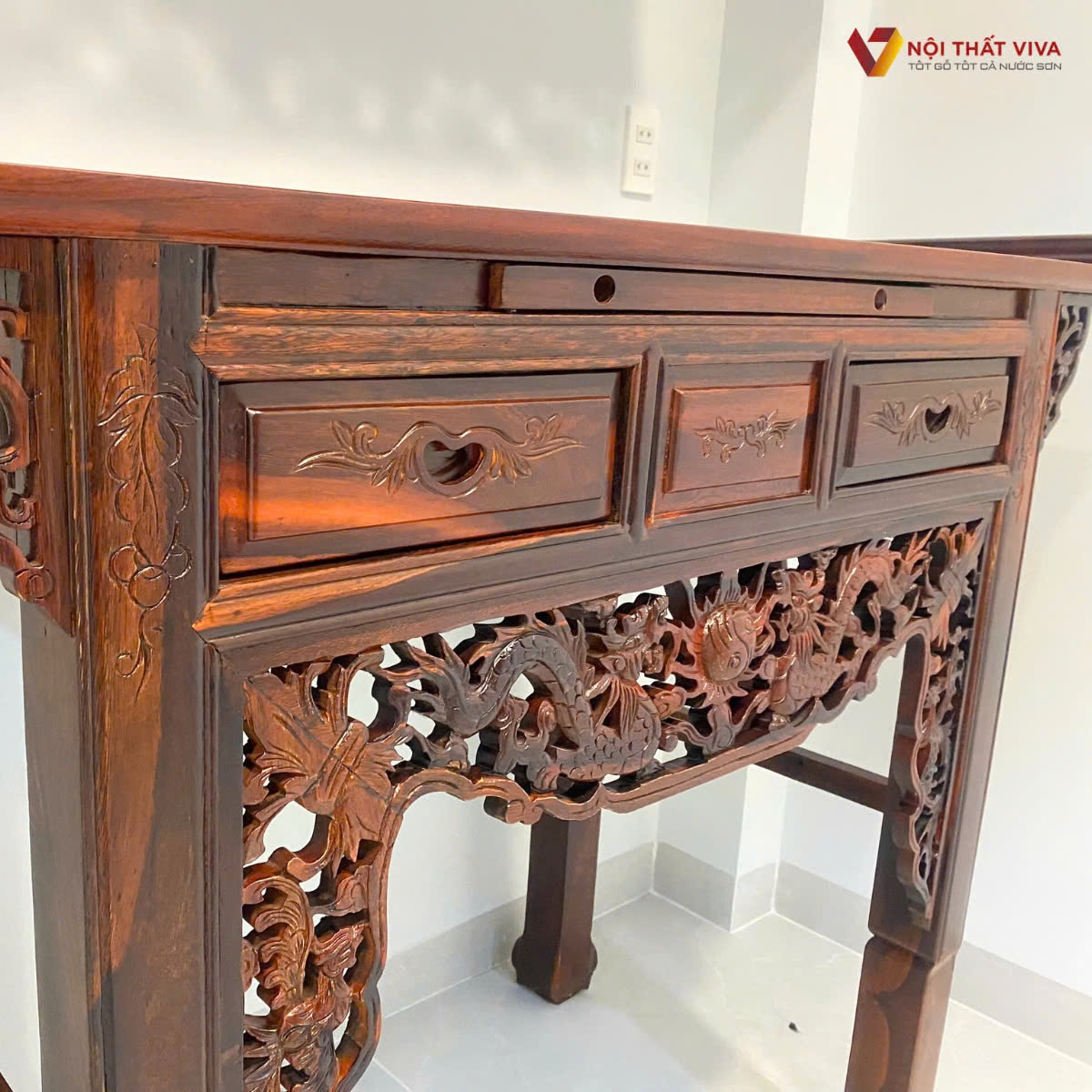 Nên chọn màu bàn thờ gỗ nào hợp mệnh? Hướng dẫn theo phong thủy dân gian Nên chọn màu bàn thờ gỗ nào hợp mệnh? Hướng dẫn theo phong thủy dân gian