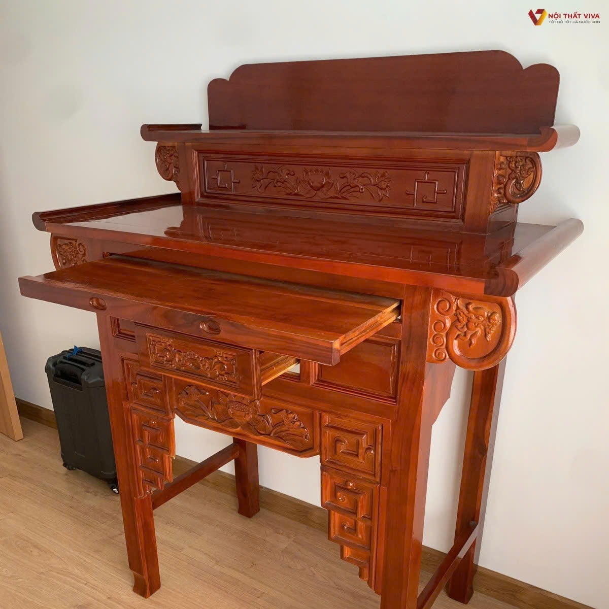 Nên chọn màu bàn thờ gỗ nào hợp mệnh? Hướng dẫn theo phong thủy dân gian Nên chọn màu bàn thờ gỗ nào hợp mệnh? Hướng dẫn theo phong thủy dân gian