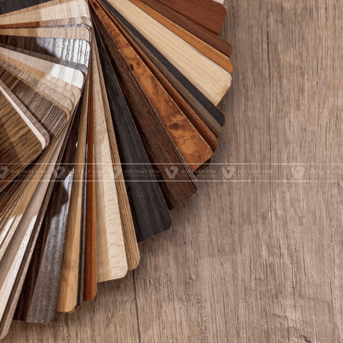 Nên chọn tủ bếp Laminate hay Acrylic? So sánh chi tiết & loại nào giá rẻ hơn Nên chọn tủ bếp Laminate hay Acrylic? So sánh chi tiết & loại nào giá rẻ hơn