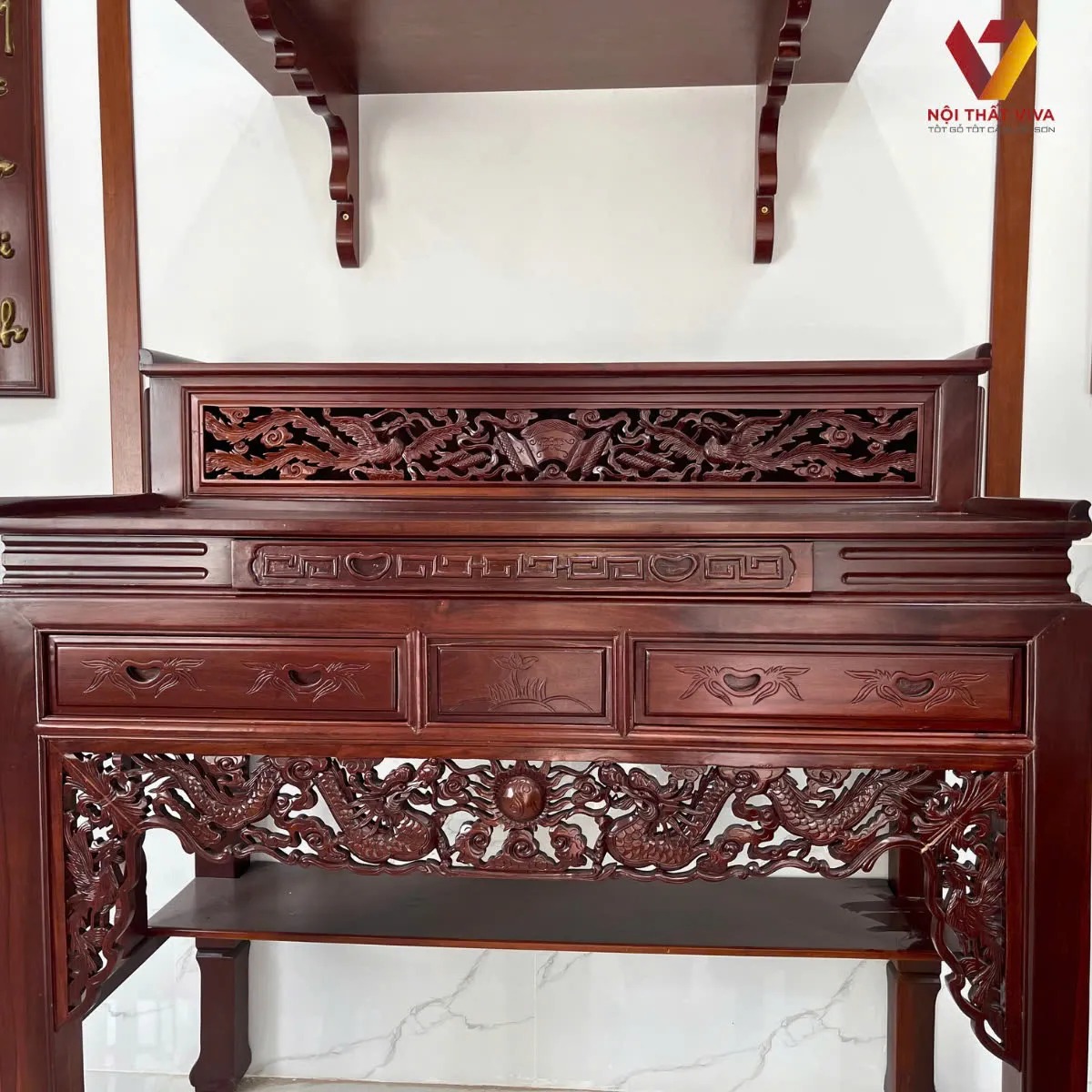 Sập thờ gỗ gõ đỏ có gì đặc biệt? Những điểm đáng giá không nên bỏ lỡ