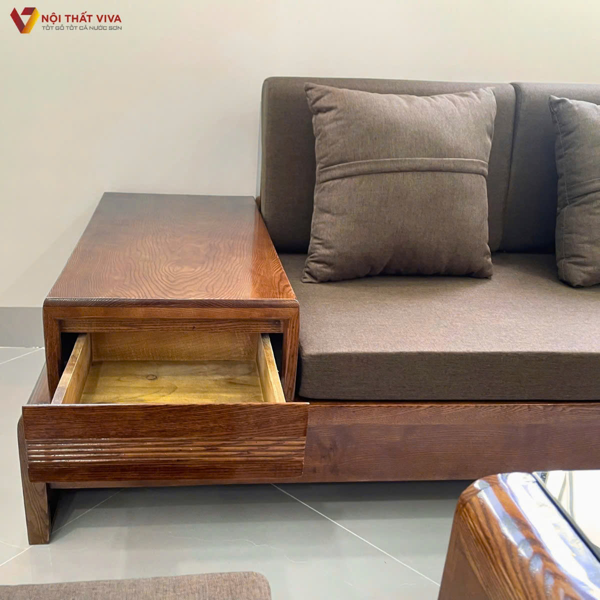 Sofa gỗ sồi sơn m&agrave;u &oacute;c ch&oacute; c&oacute; bền kh&ocirc;ng? L&yacute; do nhiều gia đ&igrave;nh lựa chọn