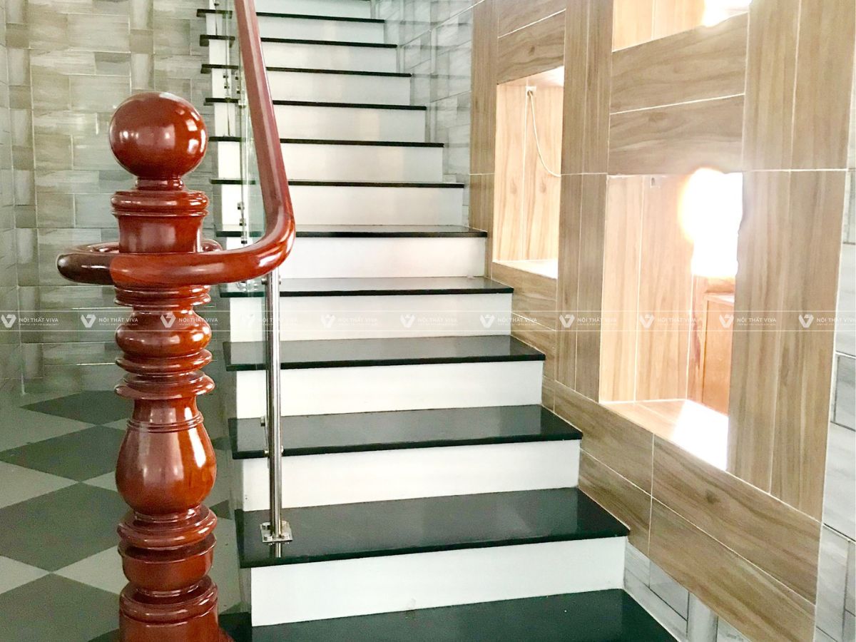 Tay vịn Maxpro là gì? Báo giá thi công lan can kính tay vịn nhôm tại Viva