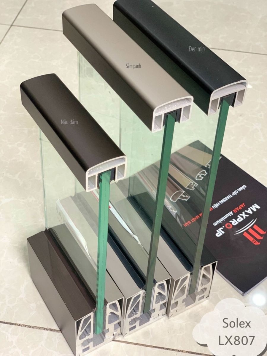 Tay vịn Maxpro là gì? Báo giá thi công lan can kính tay vịn nhôm tại Viva