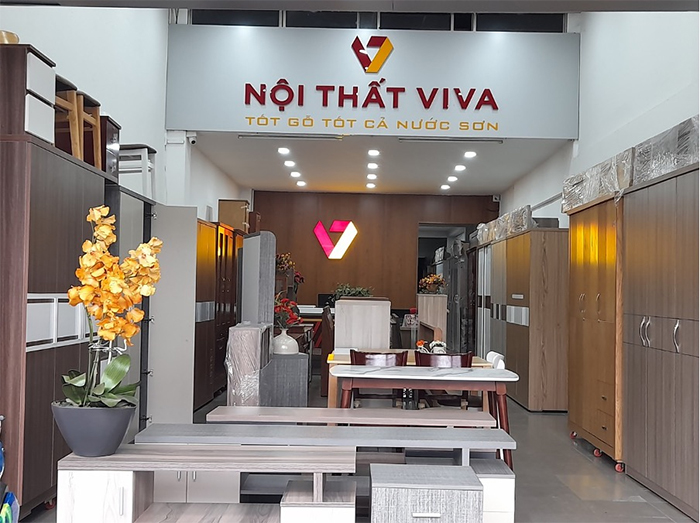 ​​​​​​​Cửa hàng Nội thất Viva trưng bày sản phẩm thực tế giới thiệu khách hàng.