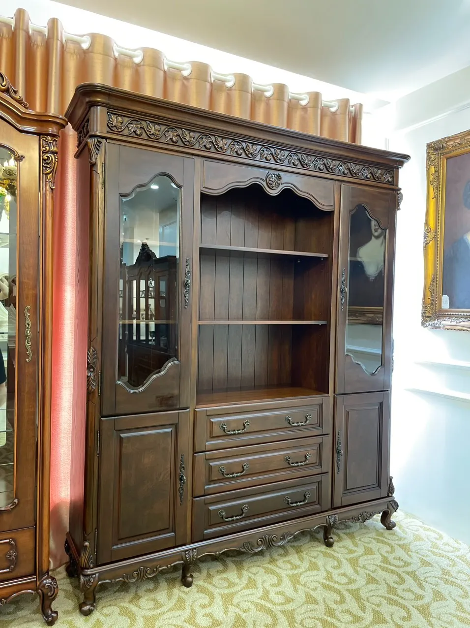Tủ Quần Áo Cổ Điển