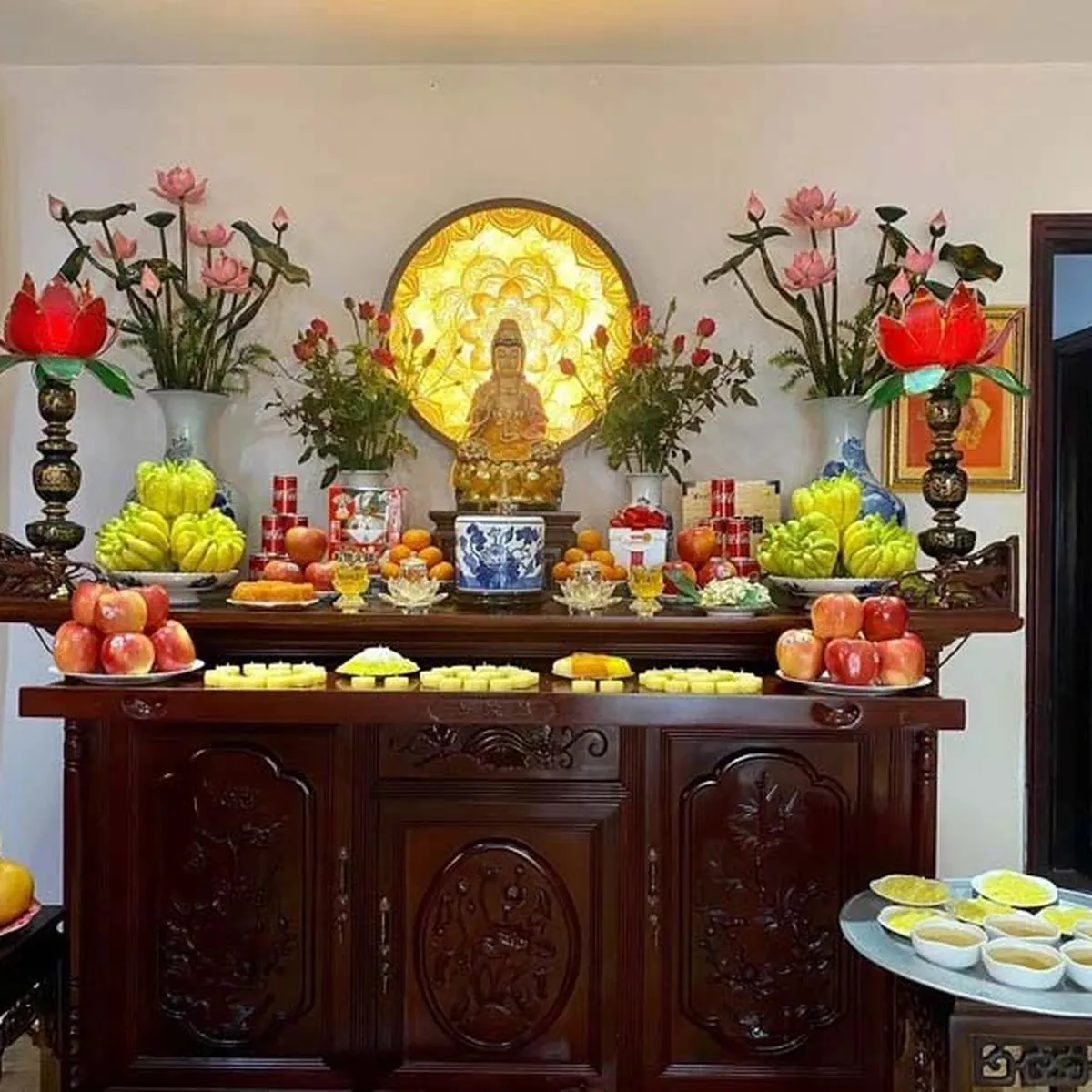 10 Mẫu Trang Trí Bàn Thờ Ngày Tết Chuẩn Phong Thủy, Rước Lộc Vào Nhà 10 Mẫu Trang Trí Bàn Thờ Ngày Tết Chuẩn Phong Thủy, Rước Lộc Vào Nhà