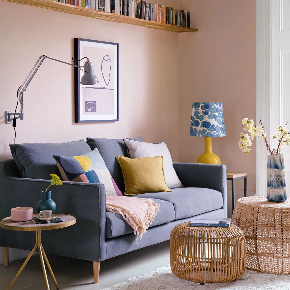 4 bước bài trí sofa gỗ nhỏ đẹp tạo nên góc bình yên “ta với ta”  4 bước bài trí sofa gỗ nhỏ đẹp tạo nên góc bình yên “ta với ta”