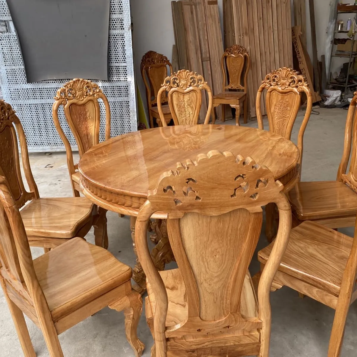 Bàn ăn gỗ gõ và những thông tin cần biết Bàn ăn gỗ gõ và những thông tin cần biết