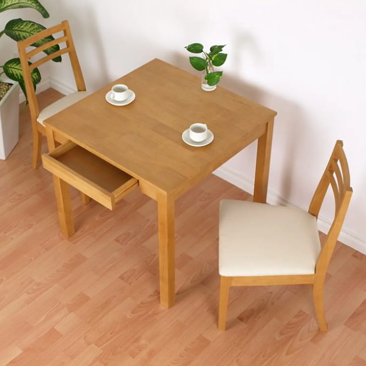 Bộ bàn ăn gỗ giá rẻ có kích thước như thế nào sẽ phù hợp với không gian bếp nhà bạn?  Bộ bàn ăn gỗ giá rẻ có kích thước như thế nào sẽ phù hợp với không gian bếp nhà bạn?