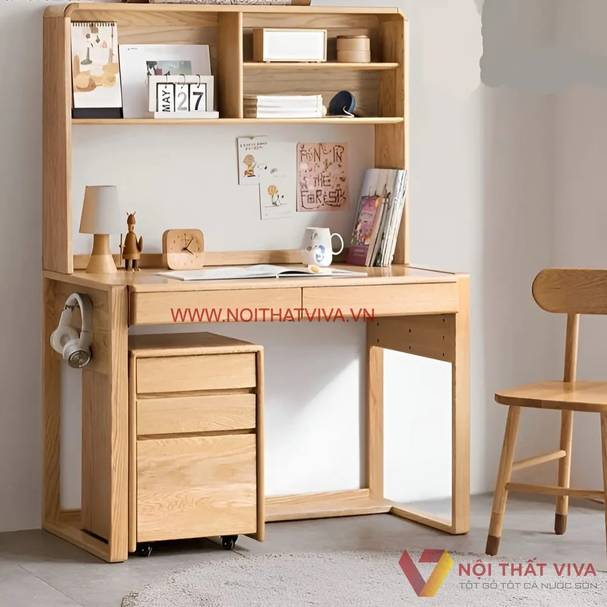 Bàn học gỗ tự nhiên – 3 mẫu cần thiết và mẹo chọn chuẩn theo độ tuổi Bàn học gỗ tự nhiên – 3 mẫu cần thiết và mẹo chọn chuẩn theo độ tuổi