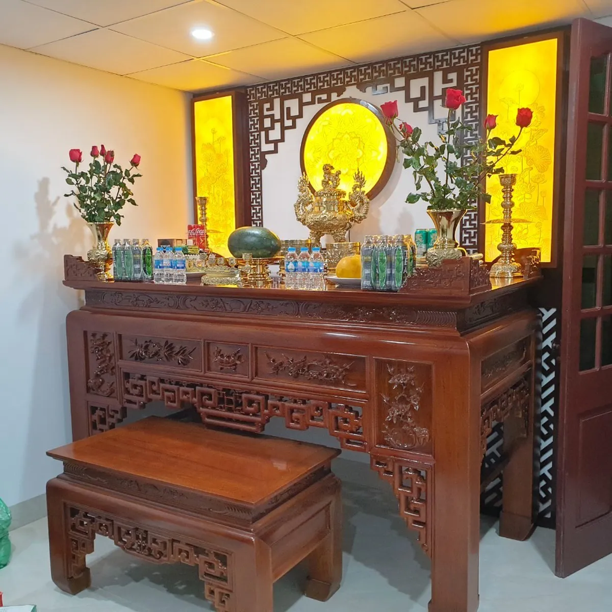 Bàn Thờ Nên Làm Bằng Gỗ Gì? Top 7 Gỗ Tự Nhiên Xịn Đẹp, Giá Trị Hấp Dẫn Bàn Thờ Nên Làm Bằng Gỗ Gì? Top 7 Gỗ Tự Nhiên Xịn Đẹp, Giá Trị Hấp Dẫn