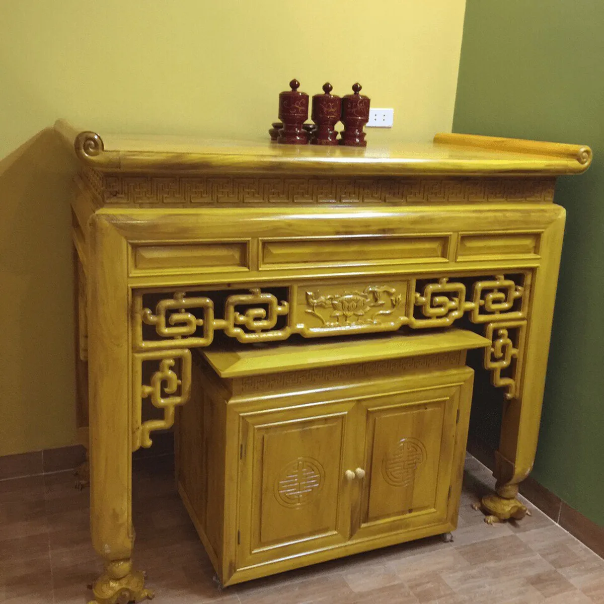 Bàn Thờ Nên Làm Bằng Gỗ Gì? Top 7 Gỗ Tự Nhiên Xịn Đẹp, Giá Trị Hấp Dẫn Bàn Thờ Nên Làm Bằng Gỗ Gì? Top 7 Gỗ Tự Nhiên Xịn Đẹp, Giá Trị Hấp Dẫn