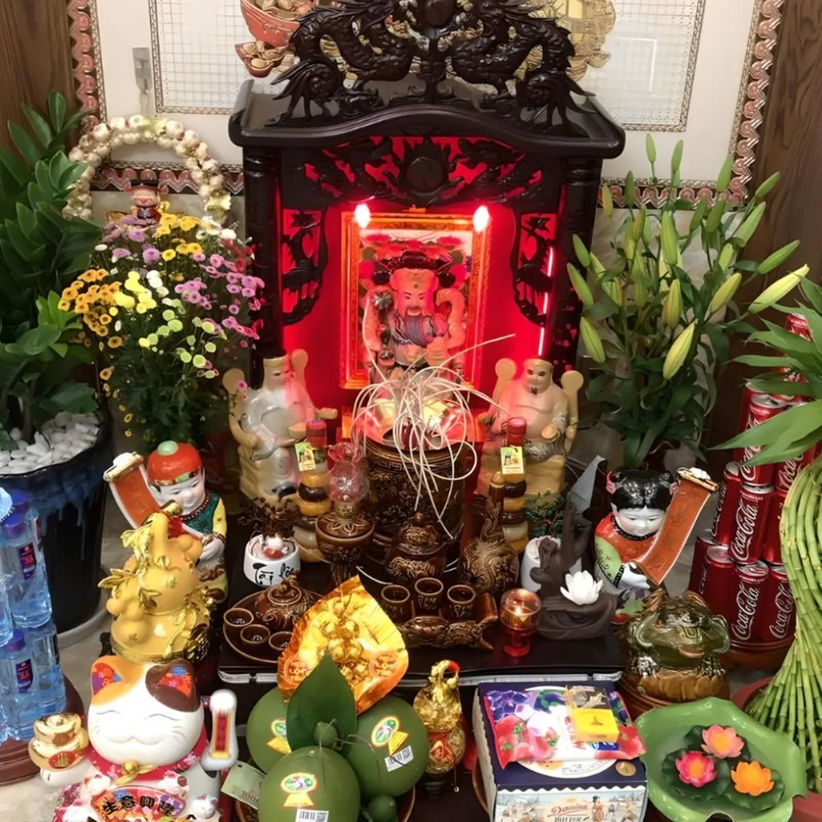 Bàn Thờ Thần Tài - Ông Địa Bàn Thờ Thần Tài - Ông Địa