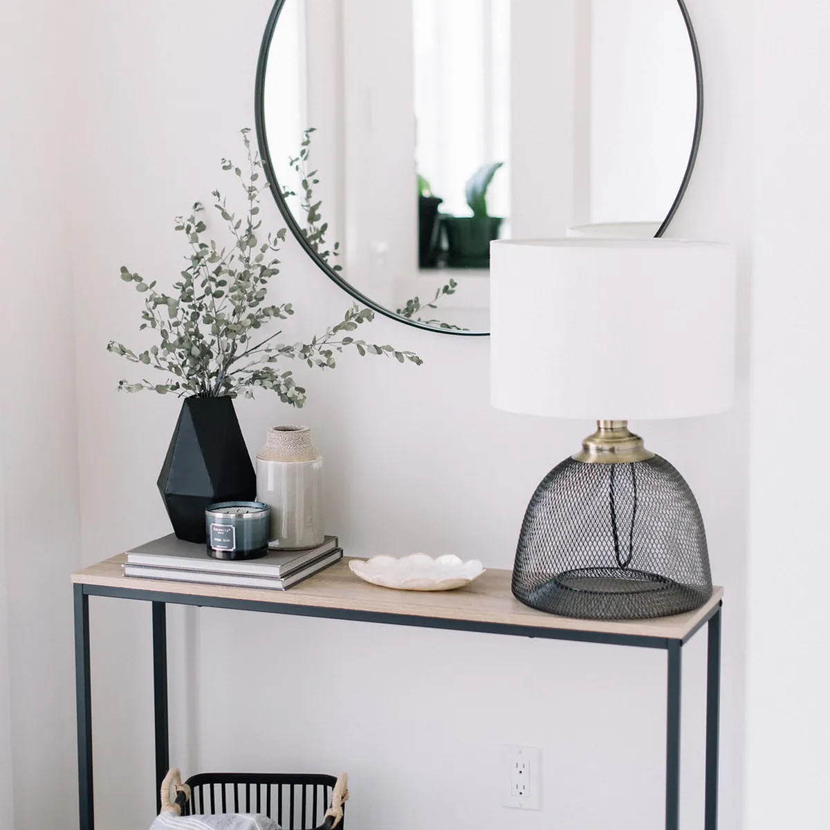 Bàn trang trí phòng khách – Sản phẩm lạ nhưng không mới  Bàn trang trí phòng khách – Sản phẩm lạ nhưng không mới