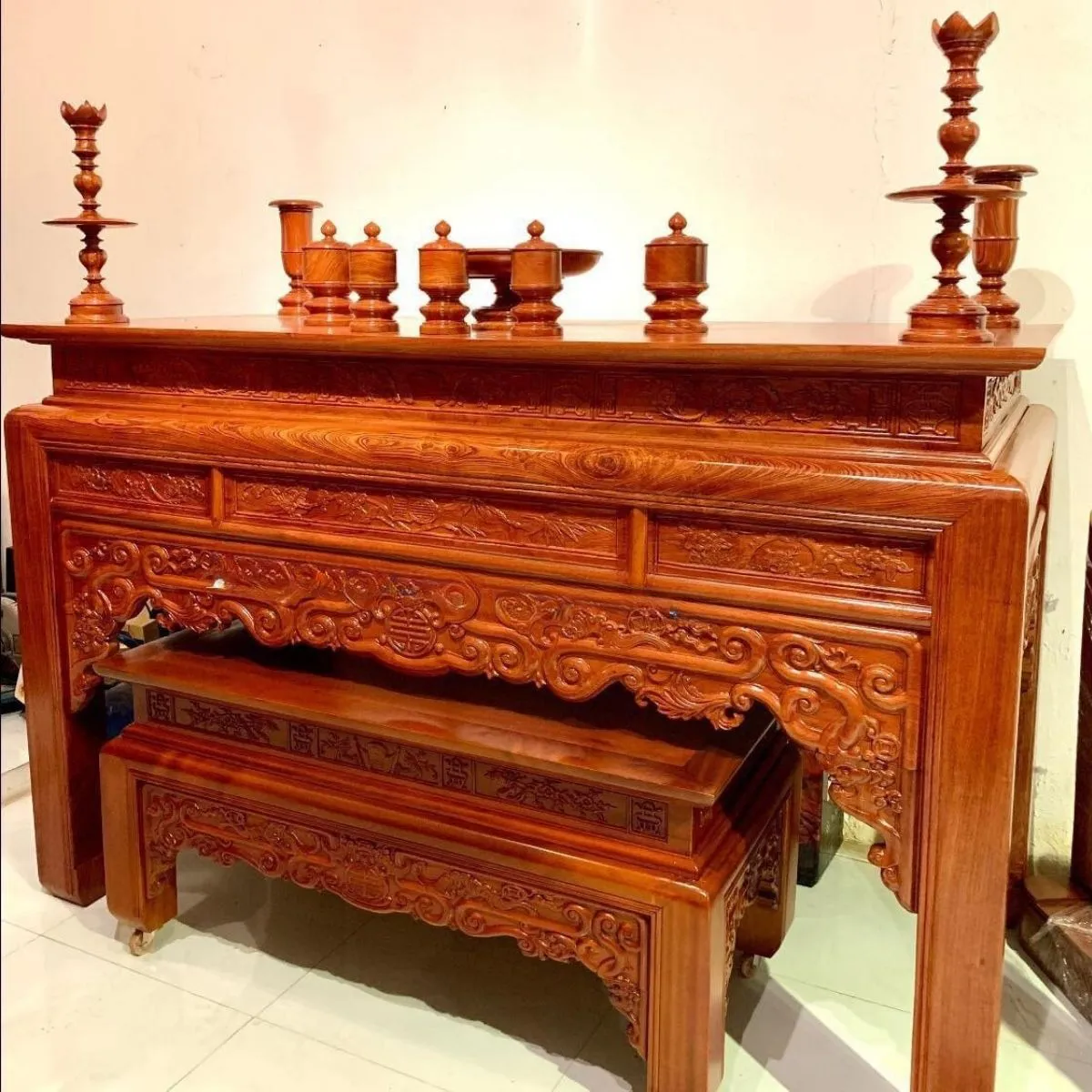 Bật Mí Các Loại Gỗ Làm Bàn Thờ Sang, Đẹp, Chuẩn Phong Thủy, Giá Hợp Lý Bật Mí Các Loại Gỗ Làm Bàn Thờ Sang, Đẹp, Chuẩn Phong Thủy, Giá Hợp Lý