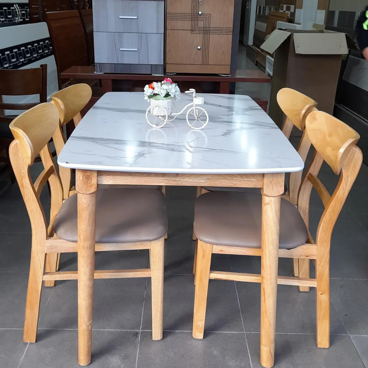 Bộ bàn ăn gỗ hiện đại – Lý do nên mua, tổng hợp các kiểu thịnh hành! Bộ bàn ăn gỗ hiện đại – Lý do nên mua, tổng hợp các kiểu thịnh hành!