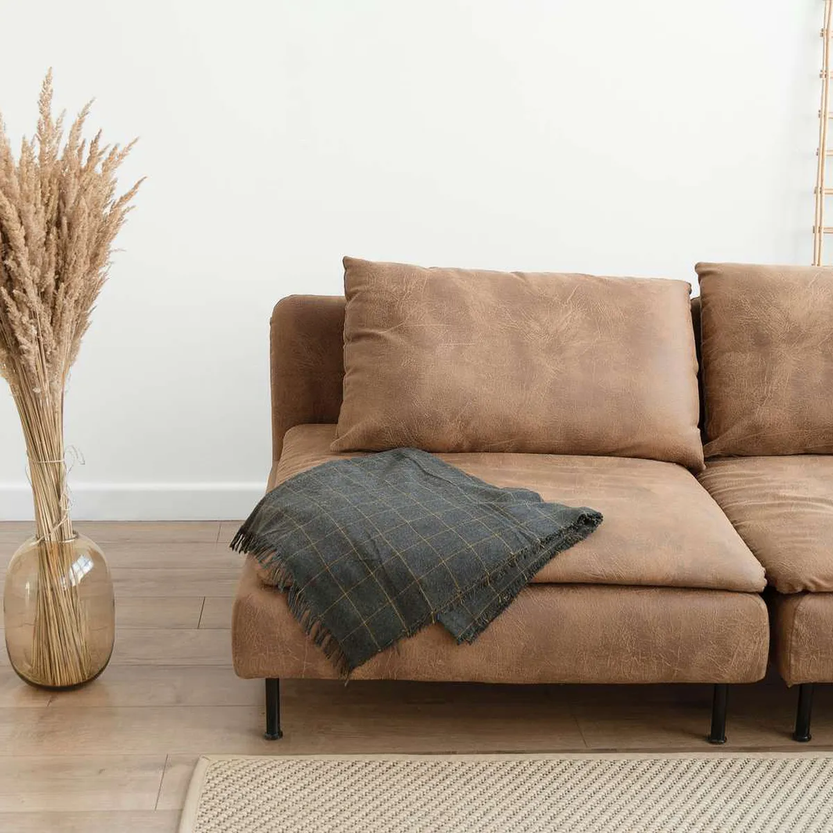 Bỏ túi mẫu bộ bàn ghế sofa vừa đẹp, vừa rẻ dành cho vợ chồng son Bỏ túi mẫu bộ bàn ghế sofa vừa đẹp, vừa rẻ dành cho vợ chồng son