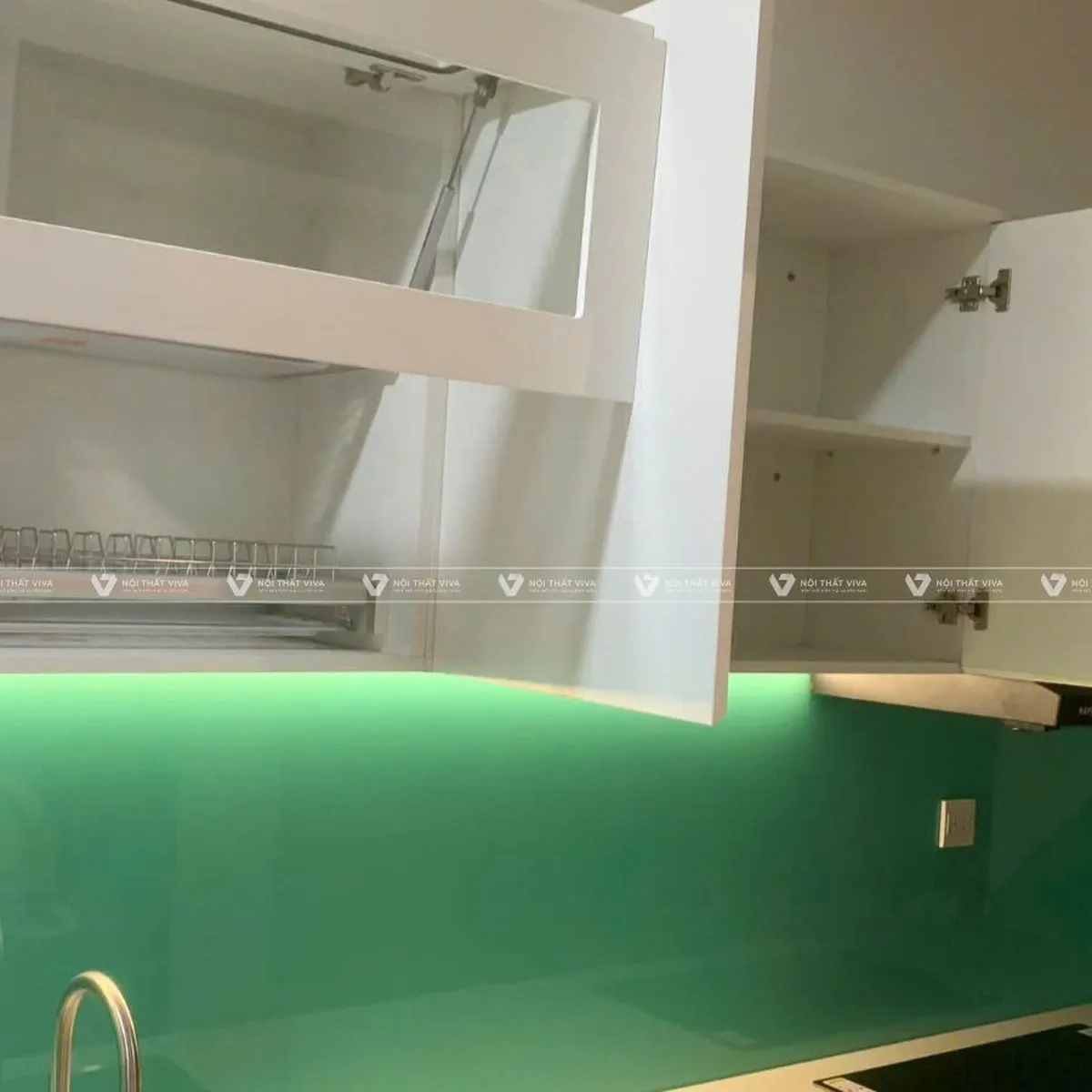 Cánh tủ nhôm kính là gì? Phân loại chi tiết và đặc điểm nổi bật bạn nên biết Cánh tủ nhôm kính là gì? Phân loại chi tiết và đặc điểm nổi bật bạn nên biết