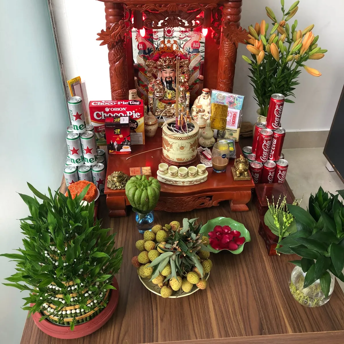 Cập Nhật Cách Bày Ban Thần Tài Đẹp Ngày Tết Ý Nghĩa, Đúng Phong Thủy Cập Nhật Cách Bày Ban Thần Tài Đẹp Ngày Tết Ý Nghĩa, Đúng Phong Thủy