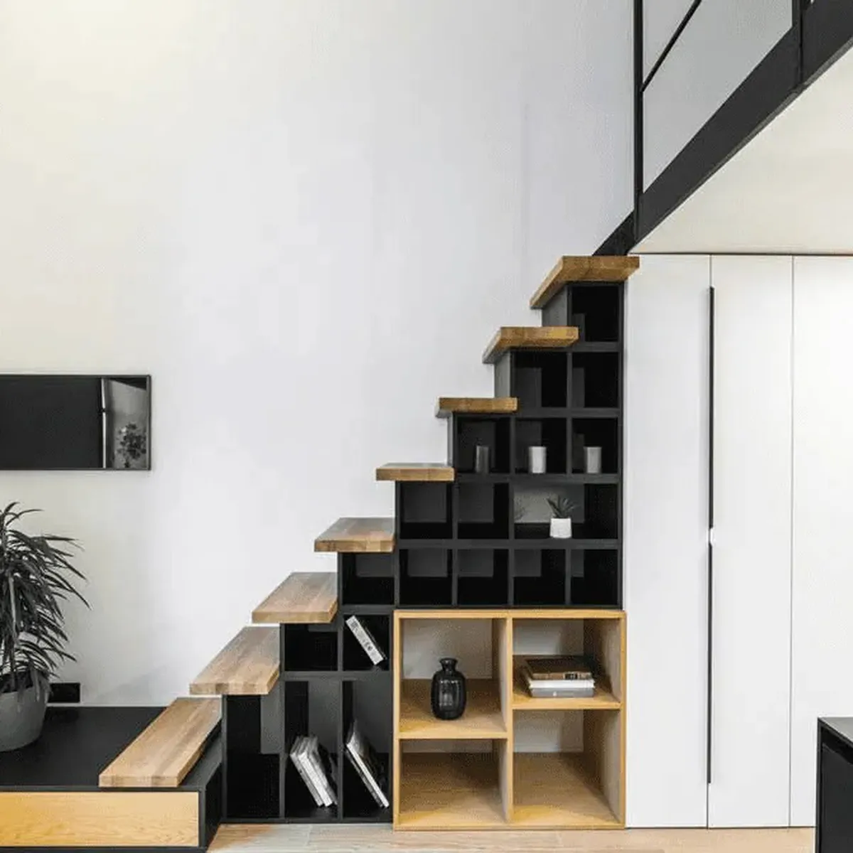 Có nên làm tủ giày dưới gầm cầu thang không? Gợi ý mẫu đẹp nhất hiện nay Có nên làm tủ giày dưới gầm cầu thang không? Gợi ý mẫu đẹp nhất hiện nay