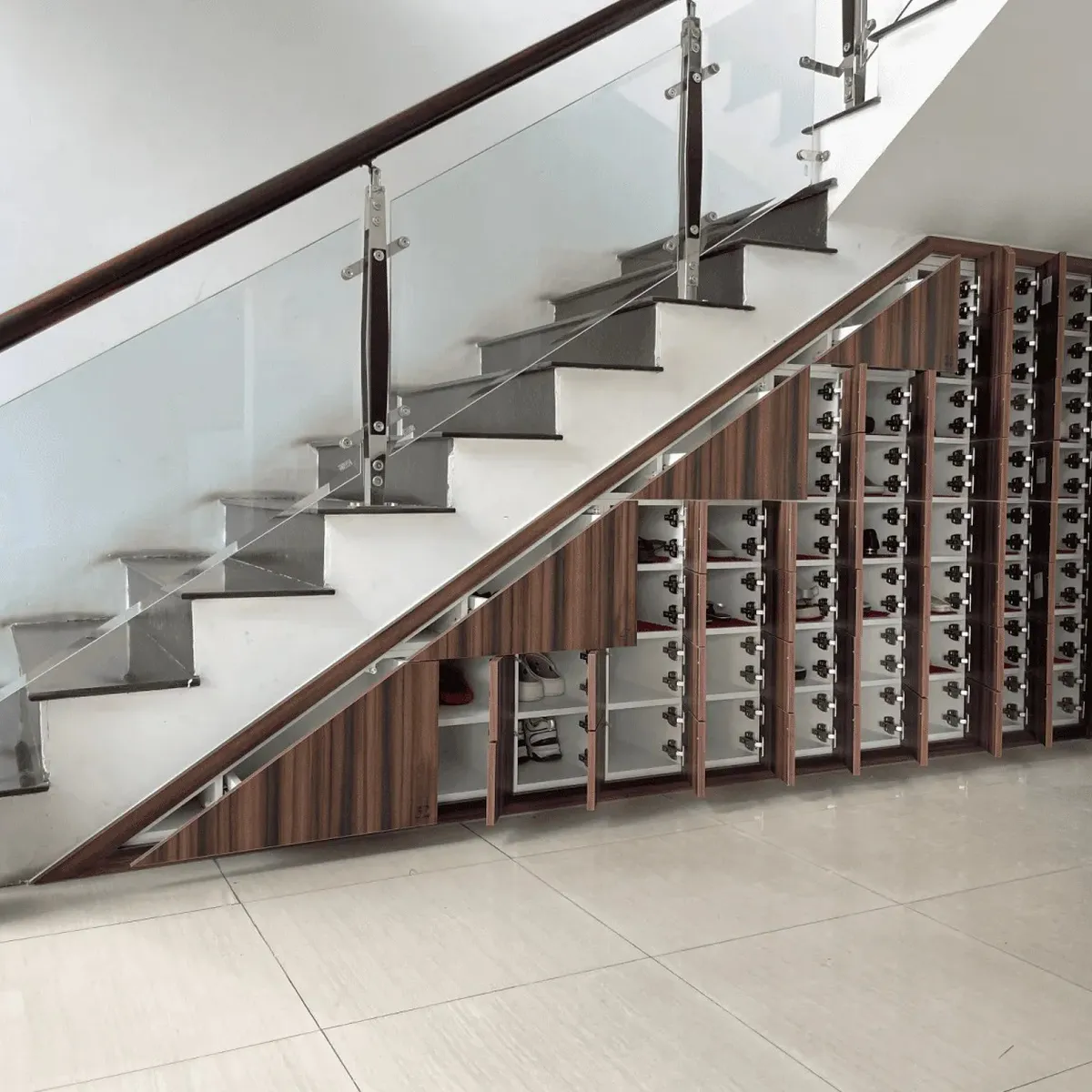 Có nên làm tủ giày dưới gầm cầu thang không? Gợi ý mẫu đẹp nhất hiện nay Có nên làm tủ giày dưới gầm cầu thang không? Gợi ý mẫu đẹp nhất hiện nay