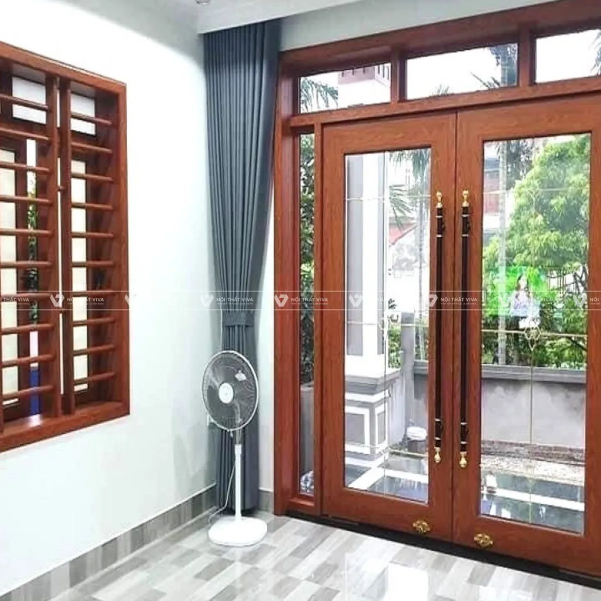 Cửa đi mở quay là gì? So sánh chi tiết với cửa đi mở lùa để chọn đúng  Cửa đi mở quay là gì? So sánh chi tiết với cửa đi mở lùa để chọn đúng