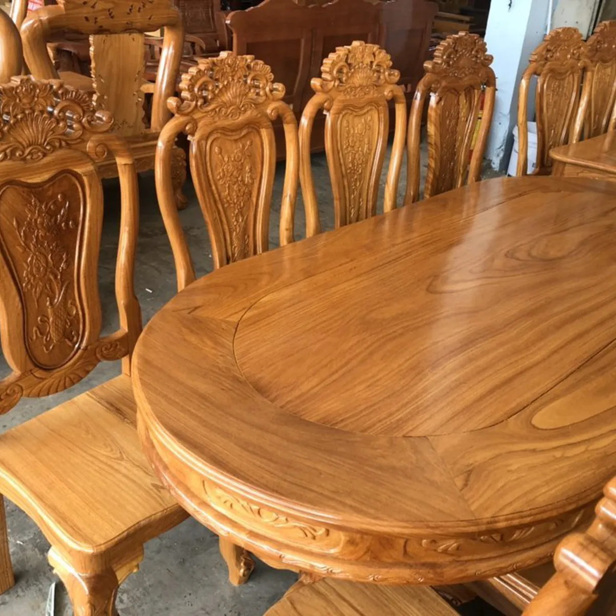 Đây là lý do khiến bộ bàn ăn gỗ gõ đắt nhưng luôn cháy hàng Đây là lý do khiến bộ bàn ăn gỗ gõ đắt nhưng luôn cháy hàng