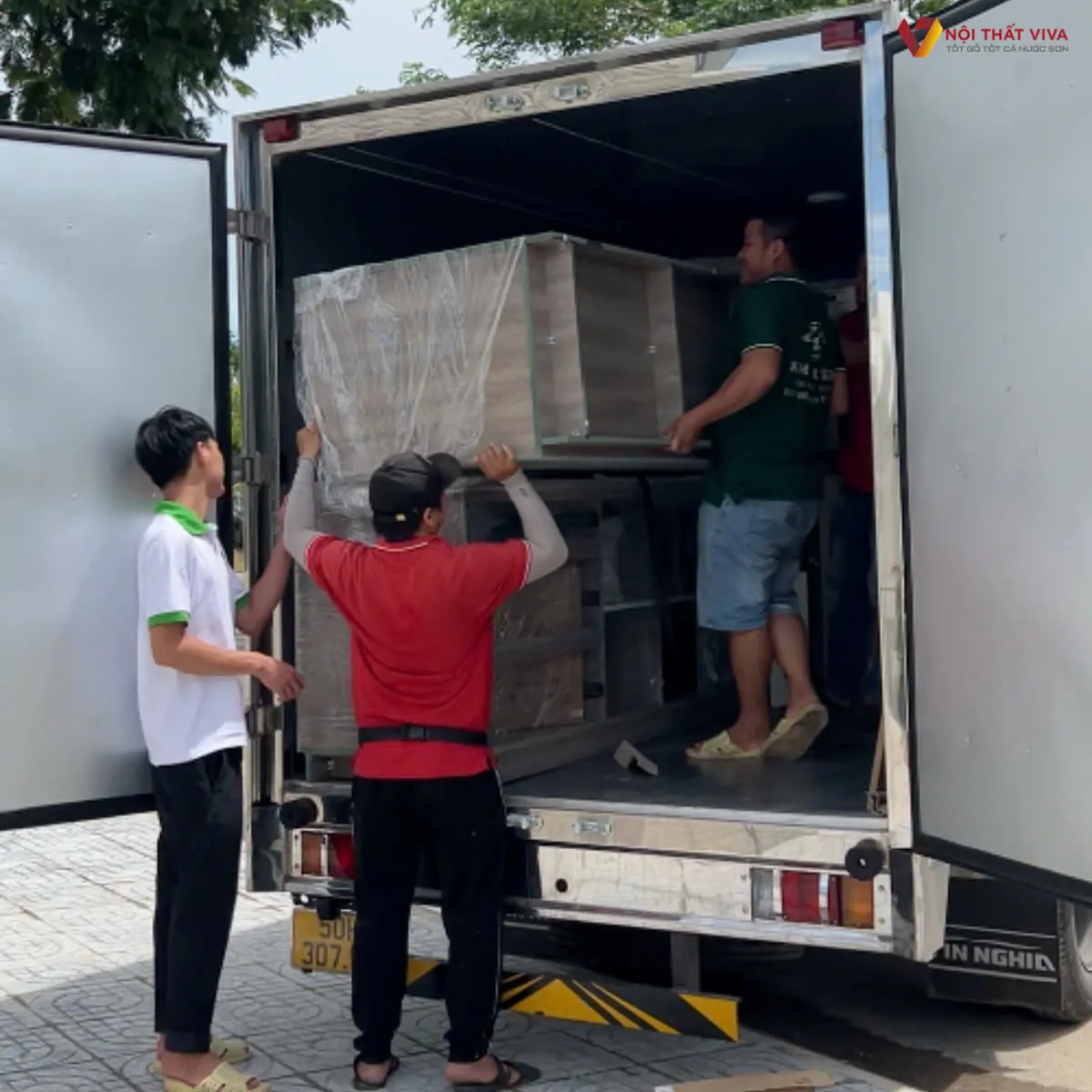 Giao bàn ăn khách hàng thực tế Nội thất Viva (Tổng hợp liên tục) Giao bàn ăn khách hàng thực tế Nội thất Viva (Tổng hợp liên tục)