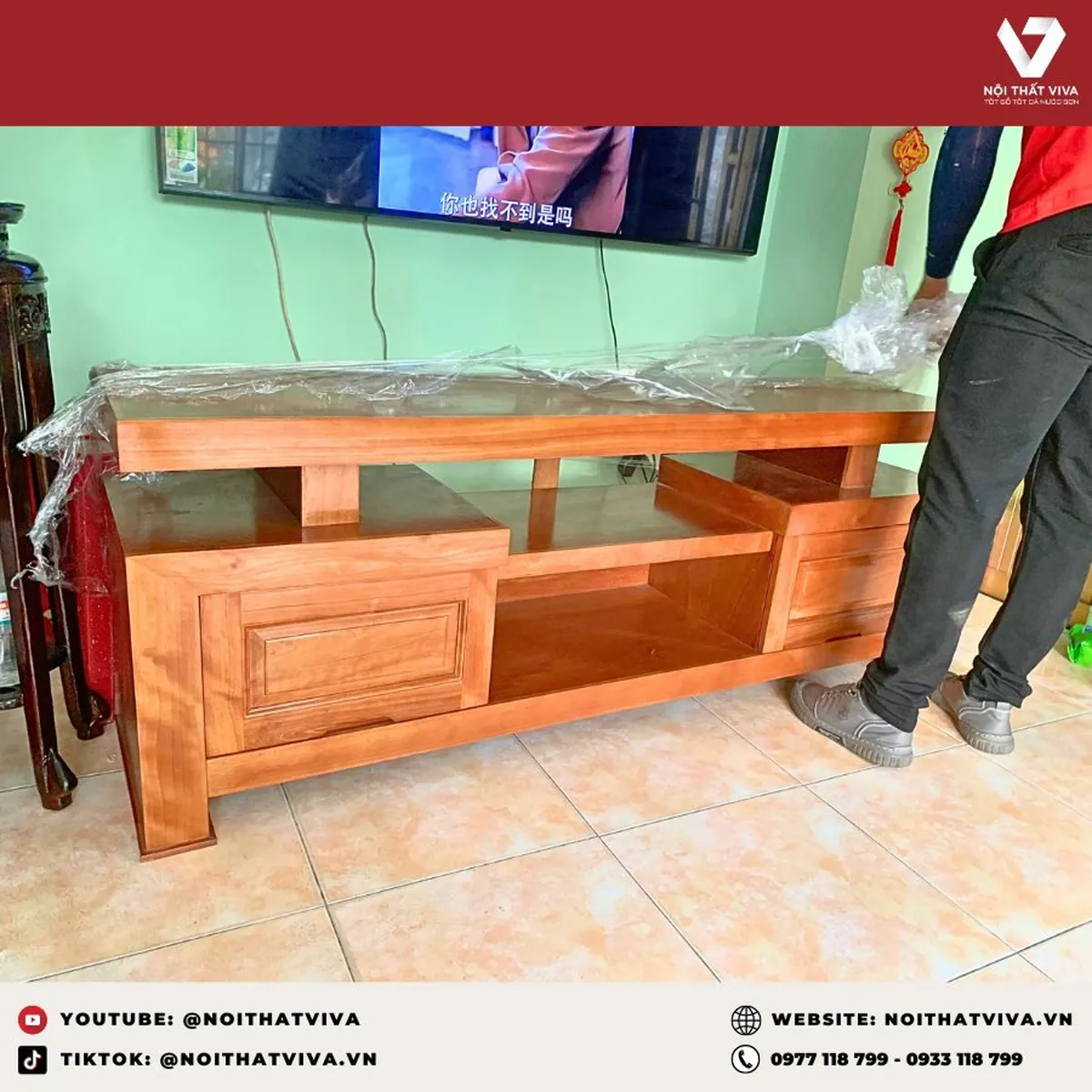 Giao Lắp Mẫu Kệ Tivi Đẹp Bằng Gỗ Xoan Đào Tự Nhiên Sang Trọng Giao Lắp Mẫu Kệ Tivi Đẹp Bằng Gỗ Xoan Đào Tự Nhiên Sang Trọng