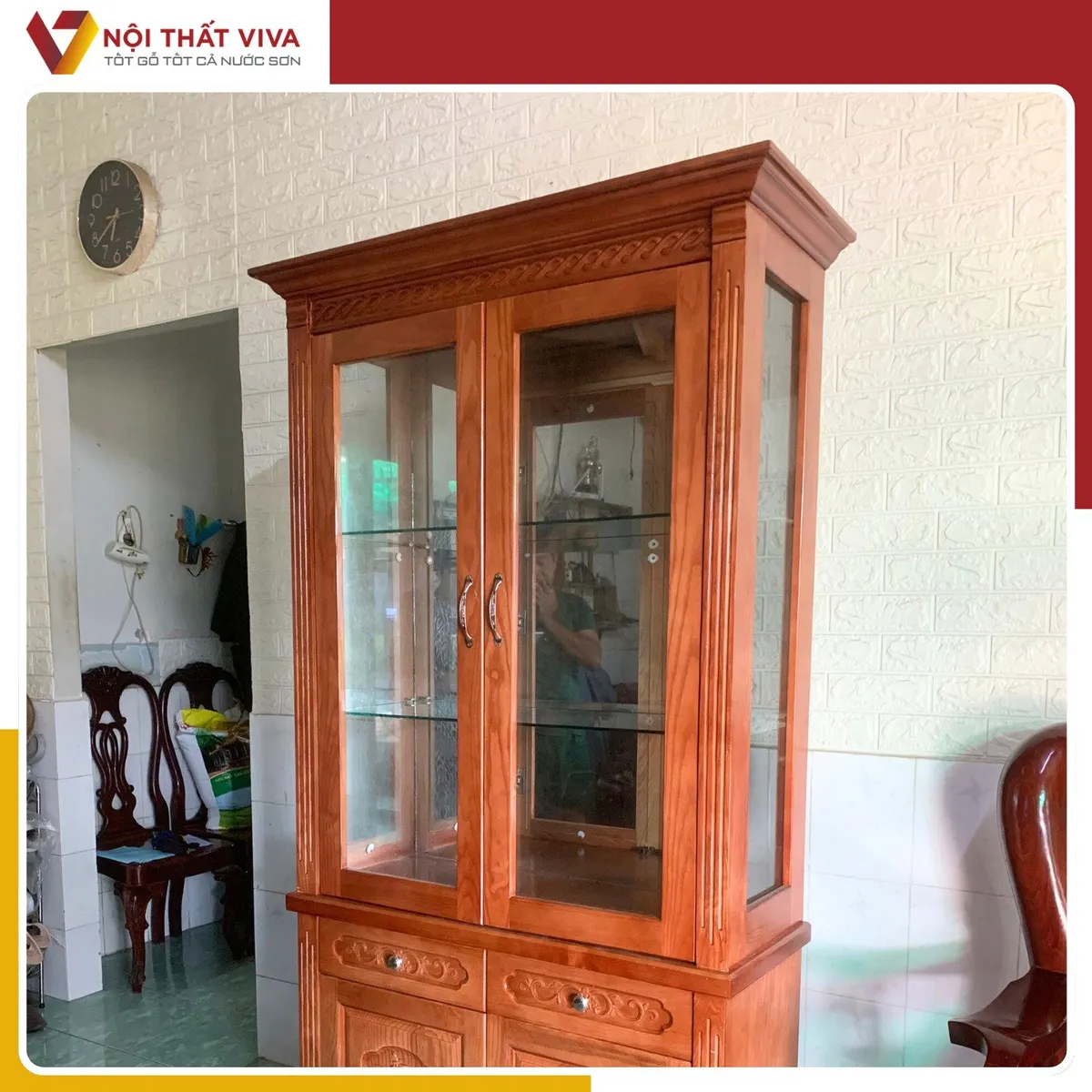 Giao Lắp Tủ Rượu Đẹp Bằng Gỗ Sồi Sơn Màu Xoan Đào Sang Trọng  Giao Lắp Tủ Rượu Đẹp Bằng Gỗ Sồi Sơn Màu Xoan Đào Sang Trọng