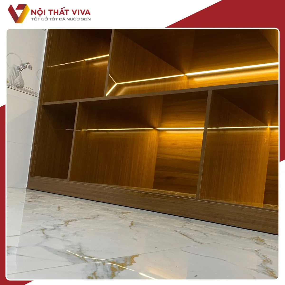 Giao Lắp Tủ Trang Trí Dưới Gầm Cầu Thang Gỗ Acrylic Sang Trọng Giao Lắp Tủ Trang Trí Dưới Gầm Cầu Thang Gỗ Acrylic Sang Trọng