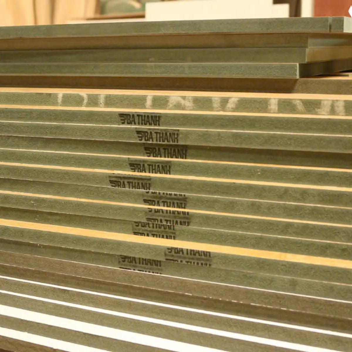 Gỗ MDF là gì? Có mấy loại? Ưu nhược điểm và bảng giá gỗ MDF mới nhất  Gỗ MDF là gì? Có mấy loại? Ưu nhược điểm và bảng giá gỗ MDF mới nhất