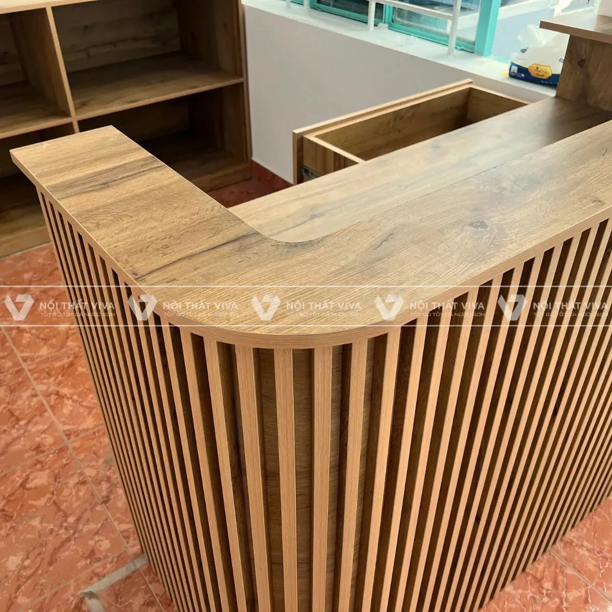 Gợi ý 10+ mẫu quầy lễ tân gỗ tự nhiên ấn tượng cho không gian đón khách Gợi ý 10+ mẫu quầy lễ tân gỗ tự nhiên ấn tượng cho không gian đón khách