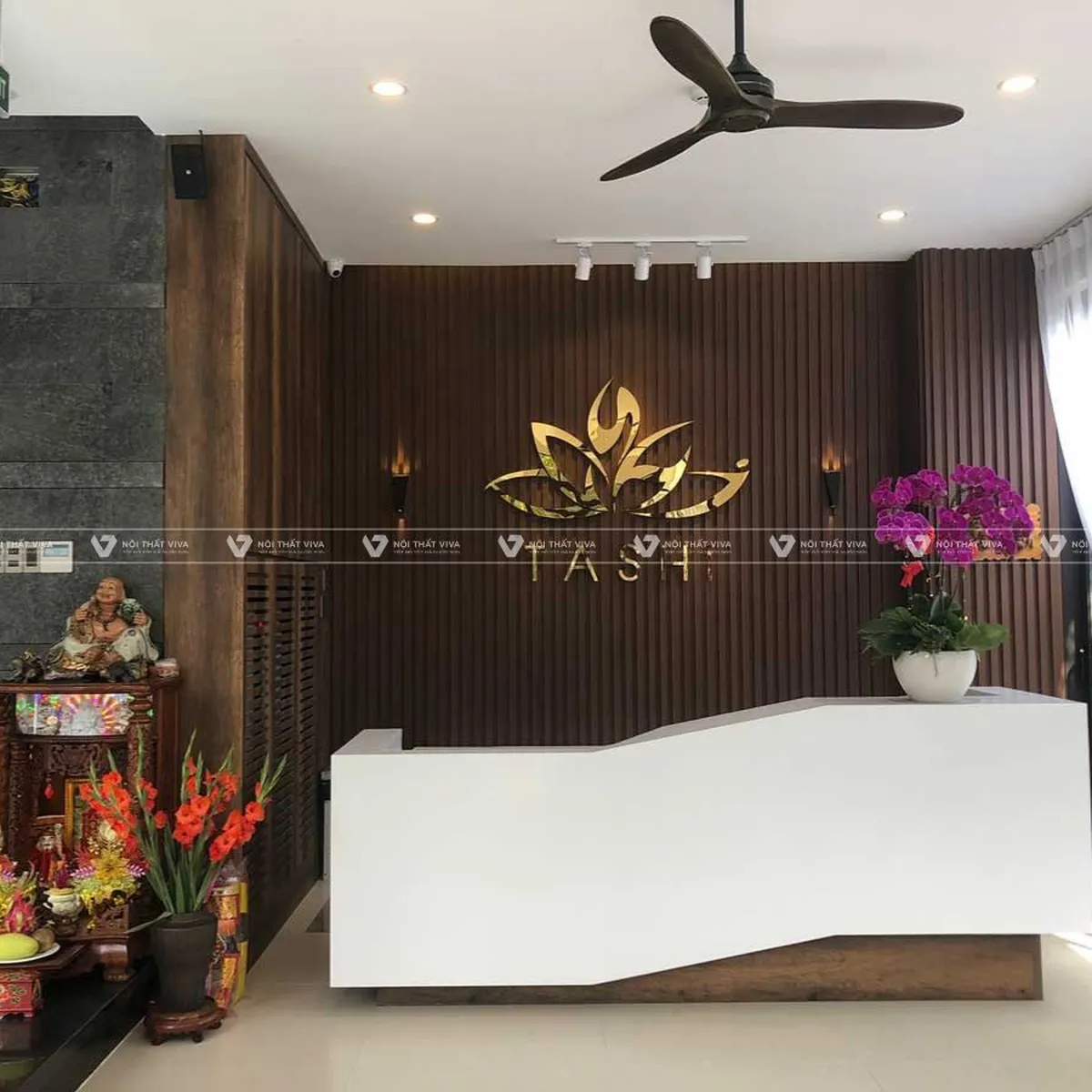 Gợi ý 10+ mẫu quầy lễ tân gỗ tự nhiên ấn tượng cho không gian đón khách Gợi ý 10+ mẫu quầy lễ tân gỗ tự nhiên ấn tượng cho không gian đón khách